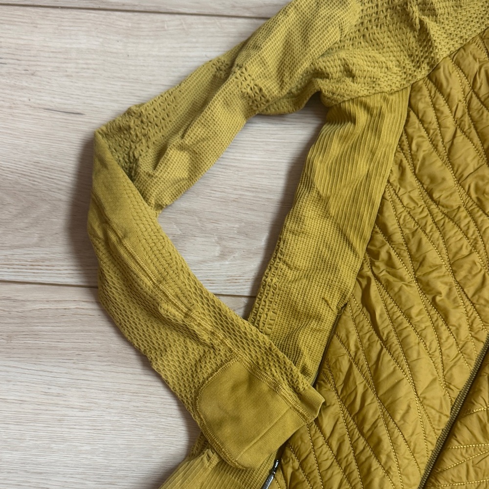 Athleta Flurry Force insulated jacket. EUC SZ SMALL. Worn once! Palo verde Gold - Picture 4 of 8